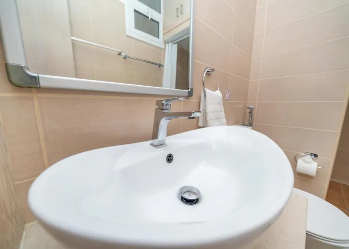 Seafront 1 Bedroom Flat *